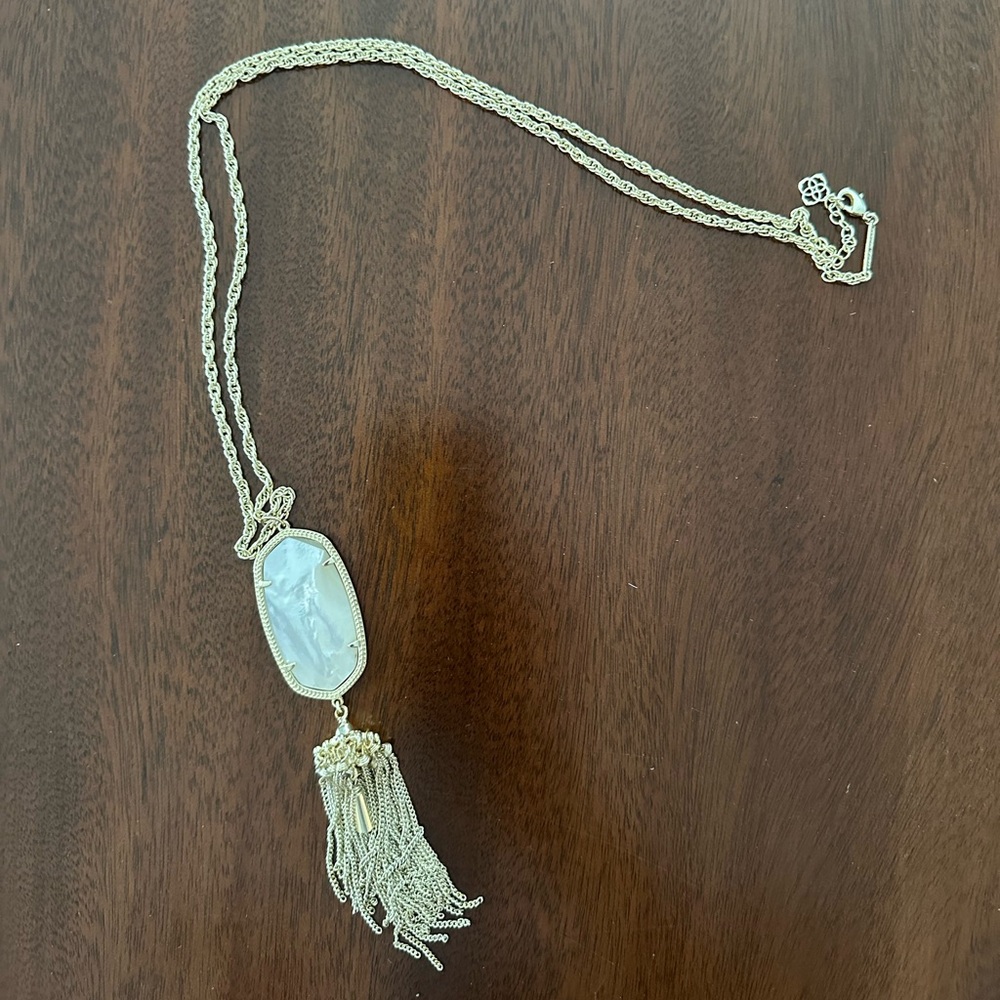Kendra Scott Rayne Gold and Cream Pendant Necklace - Picture 2 of 3